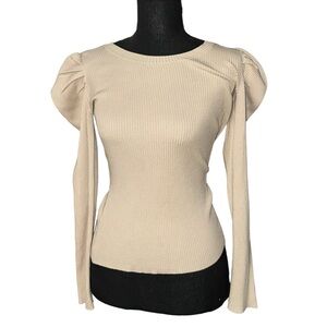 Flutter sleeve sweater 
#demure #classy